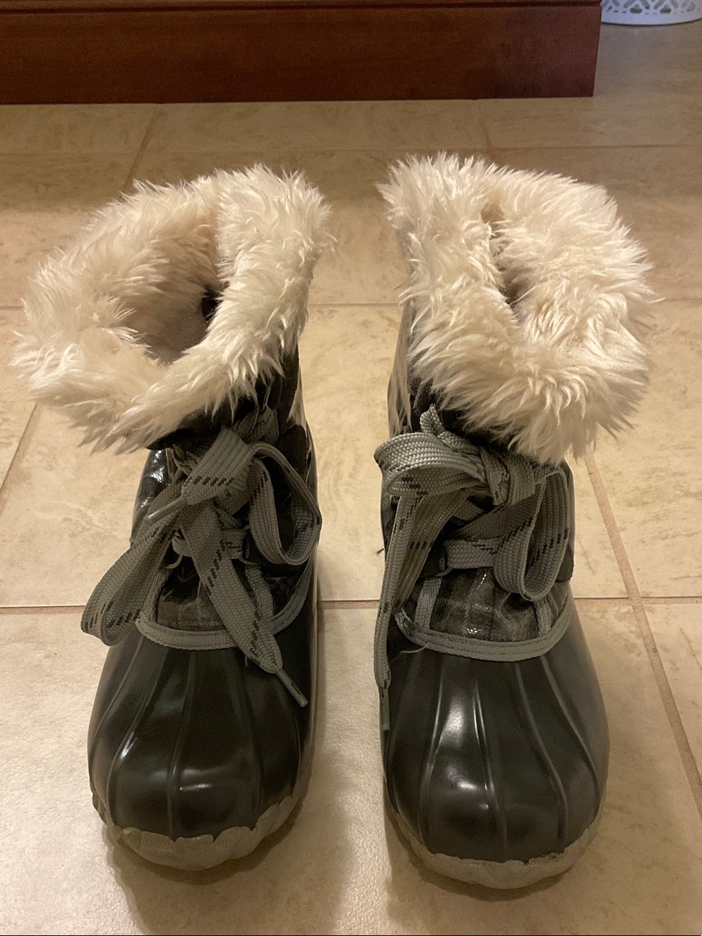 Sporto Grey and White Faux Fur Winter Snow Boots